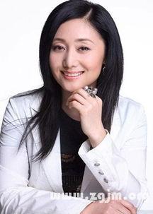 小顶顶个人资料,才华横溢的年轻艺术家，用镜头讲述生活故事