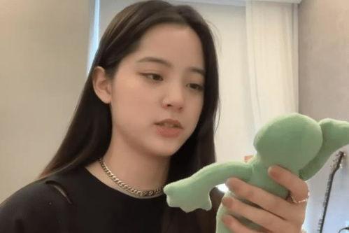 欧阳娜娜家里生活照,揭秘明星家庭日常