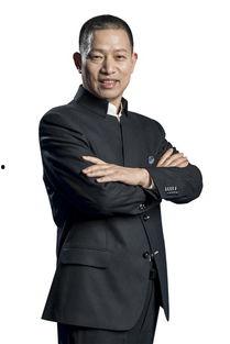 那庆实业董事长的照片,引领企业发展的时代楷模